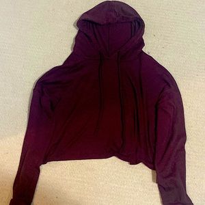 Cropped dark red sweatshirt
